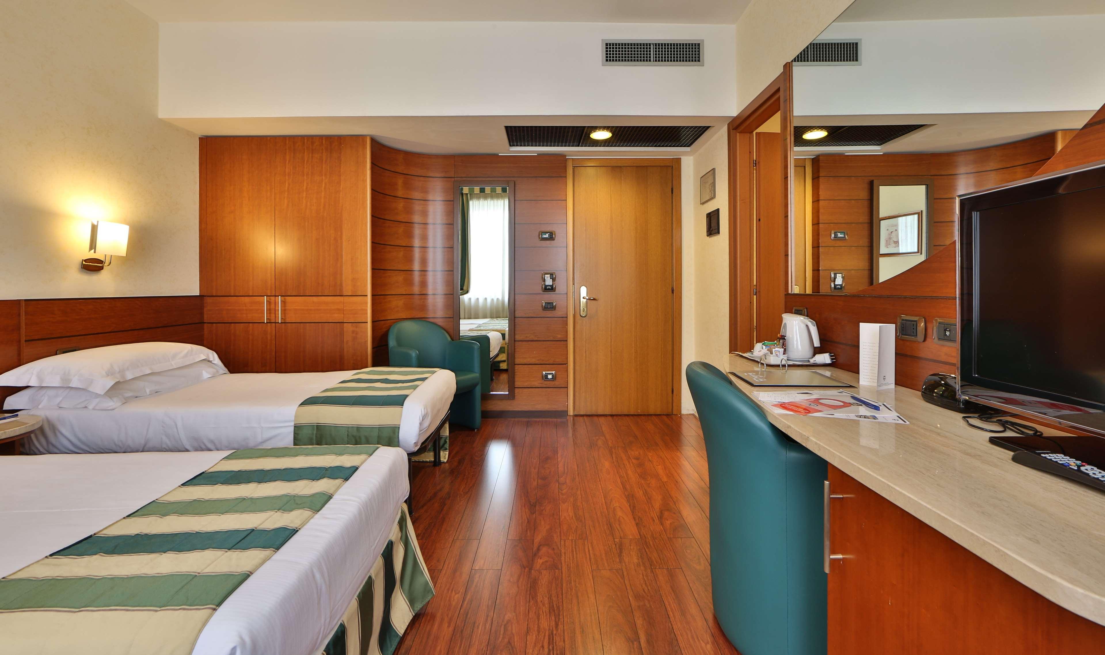 Hotel Mirage Sure Hotel Collection By Best Western Milan Bagian luar foto