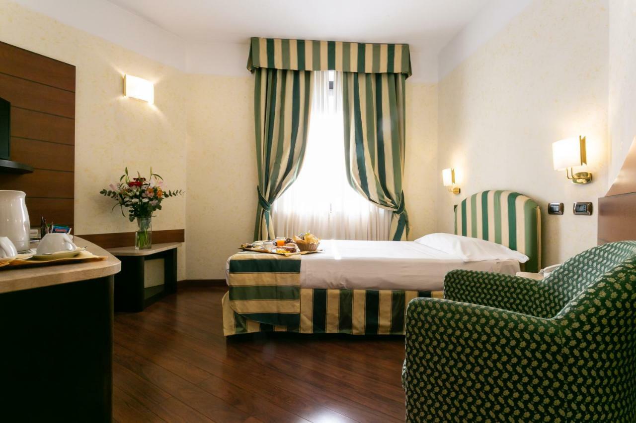 Hotel Mirage Sure Hotel Collection By Best Western Milan Bagian luar foto
