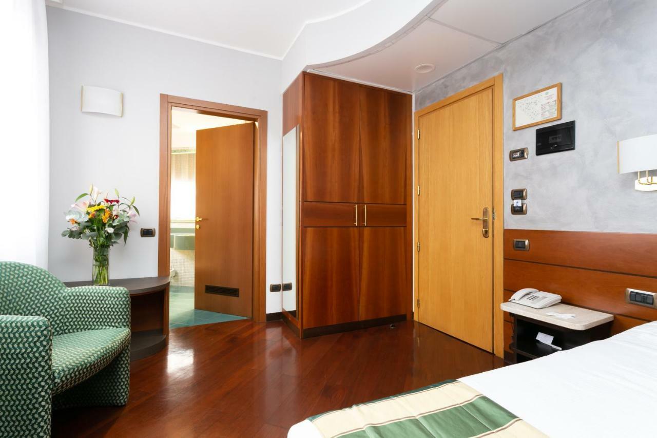 Hotel Mirage Sure Hotel Collection By Best Western Milan Bagian luar foto